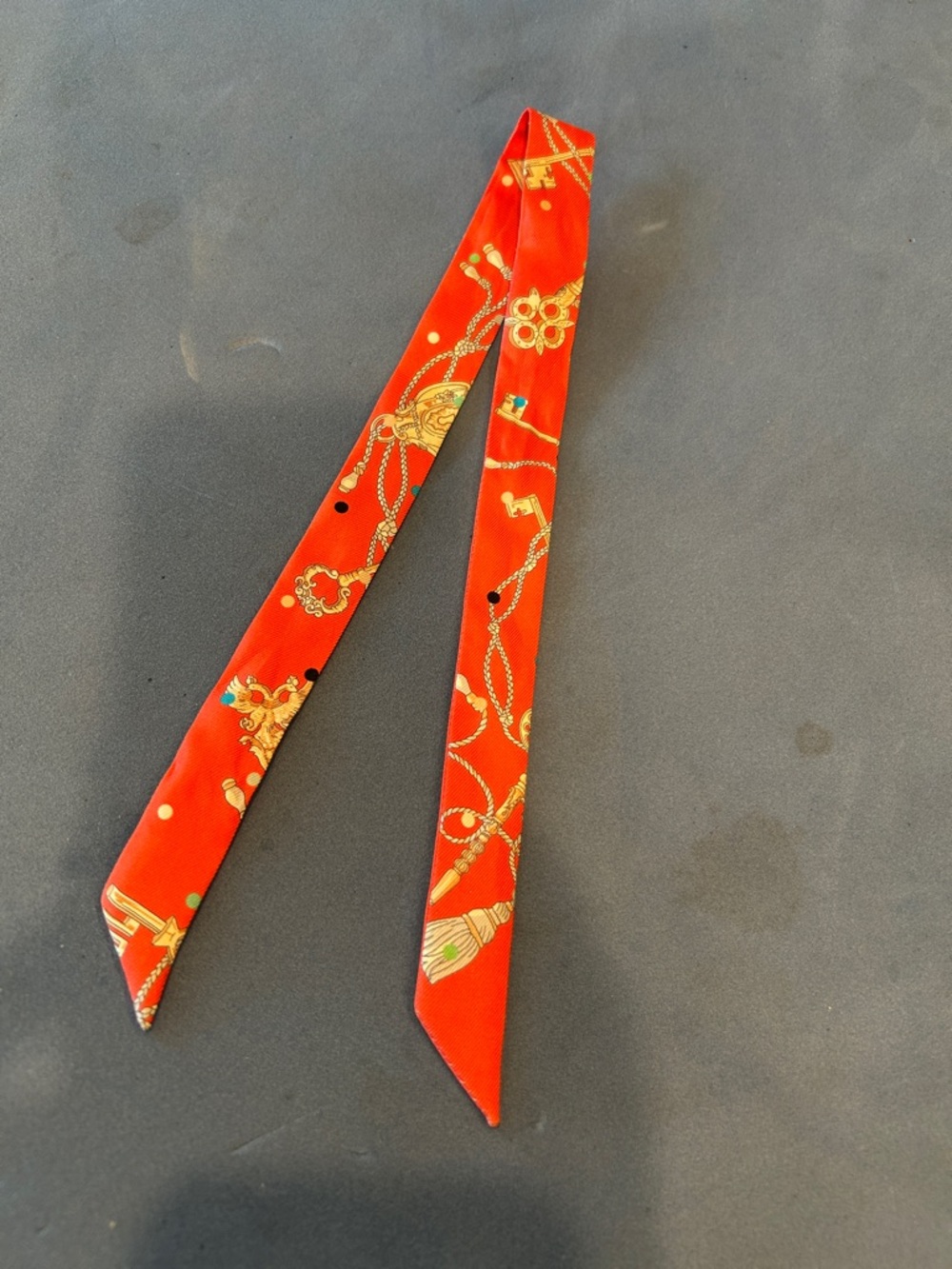 Small Hermes Orange Silk Twilly - Picture 4 of 7